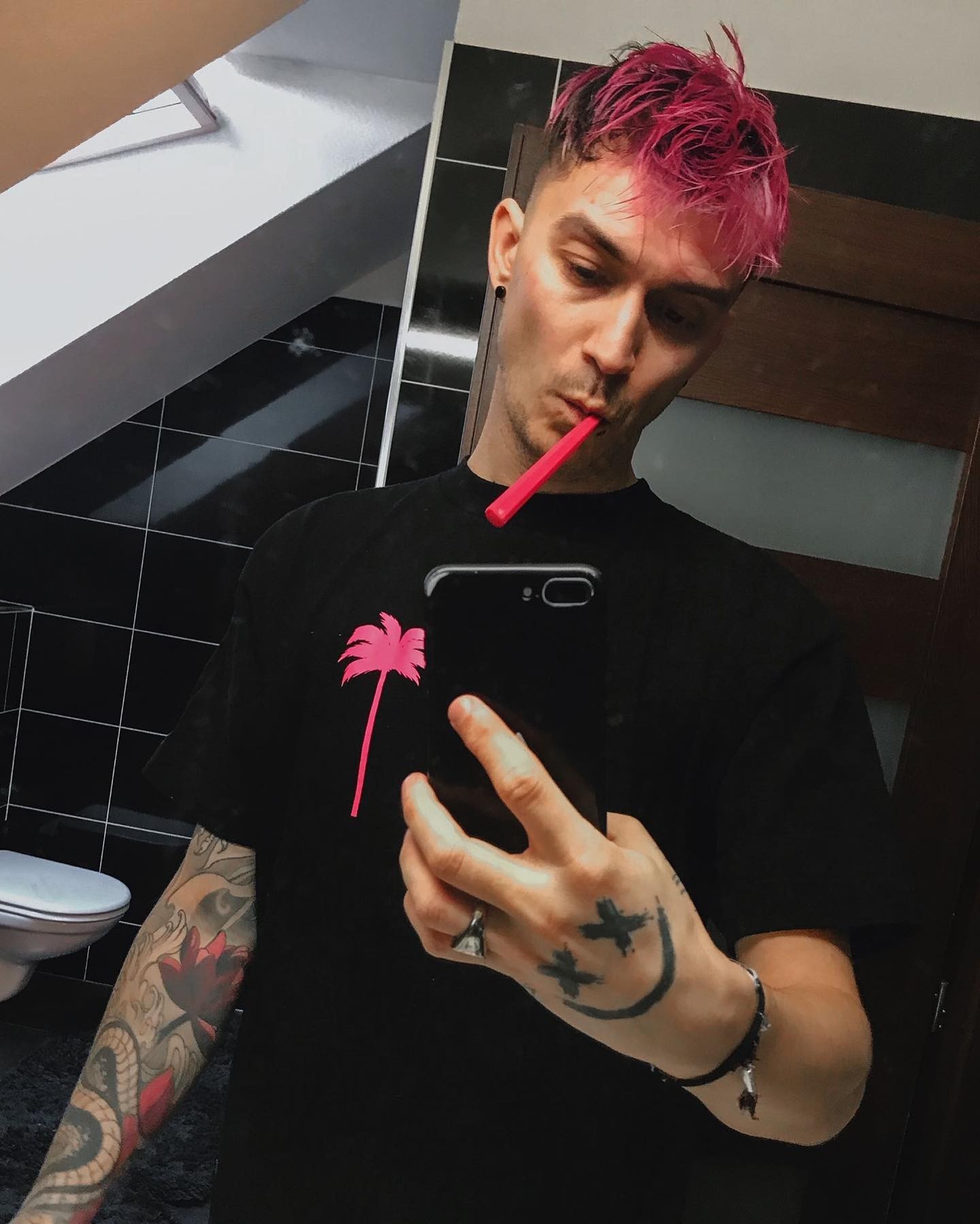 Hudobník Matej Gábriš, viac známy pod prezývkou Gabryell. 