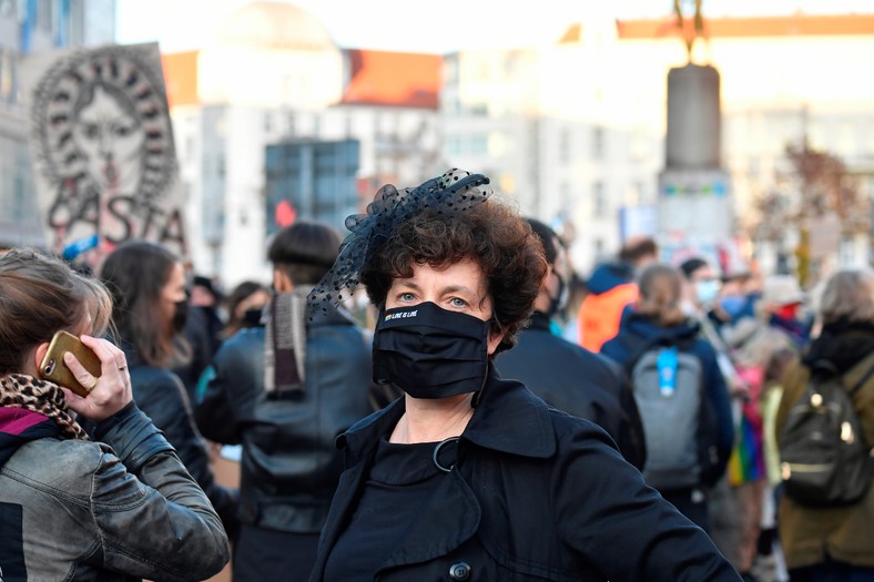 Urszula Bertin, wolontariuszka organizacji Ciocia Basia, przed demonstracją przeciwko zaostrzeniu prawa aborcyjnego Polsce. Berlin. 7.11.2020 r.