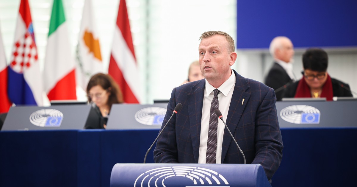 Kto chce pozbawić immunitetu europosła Konfederacji?