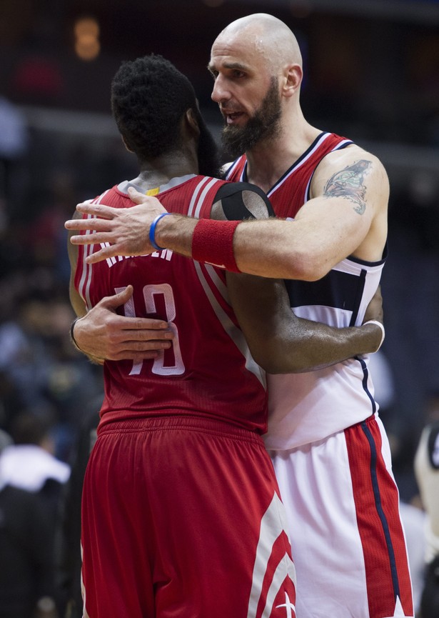 Liga NBA: Gortat wrócił z double-double, ale Wizards przegrali z Rockets