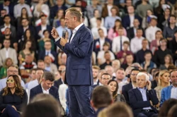 Tusk w Radomiu: Wyprowadzę Glapińskiego z NBP. Ja to wam gwarantuję