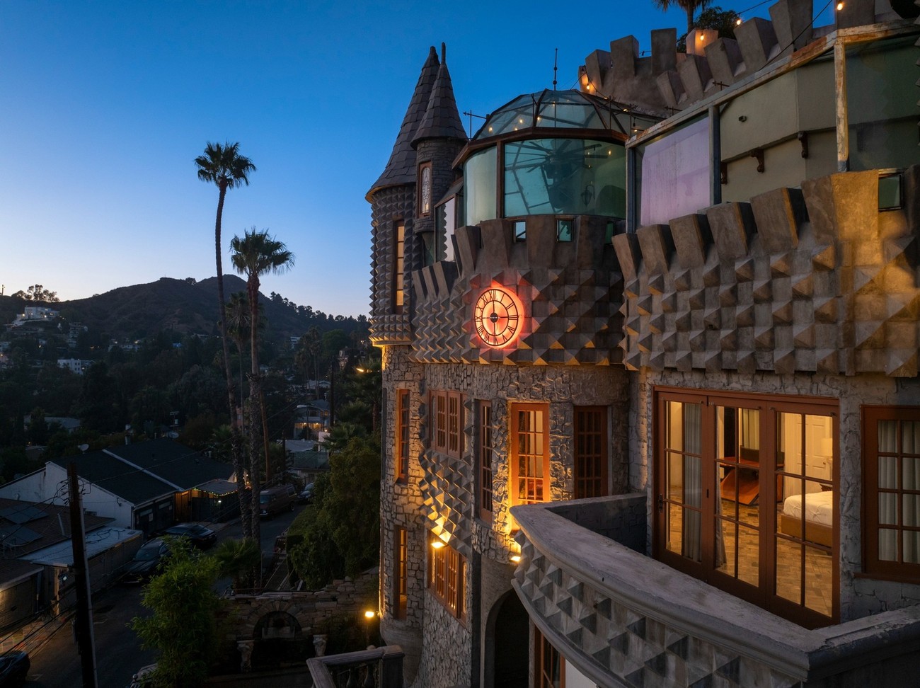 Holivudska bajkovita tvrđava: Legendarni Castle Ivar, mesto okupljanja slavnih