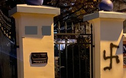 Zdewastowano ogrodzenie domu Kidawy-Błońskiej