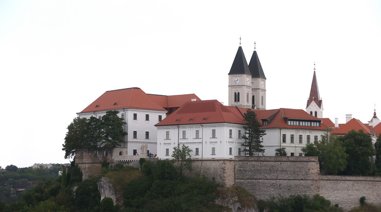 A veszprémi várat az Európa kulturális Fővárosa cím tiszteletére hozták helyre / Fotó: Pozsonyi Zita