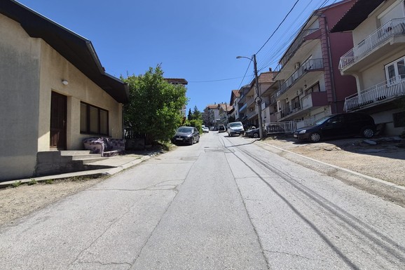 BOS HODAO PO ASFALTU, IŠETAO IZ KUĆE KAD NIKO NIJE GLEDAO Ovo je put kojim se kretao nestali dečak (6) iz Niša (VIDEO)