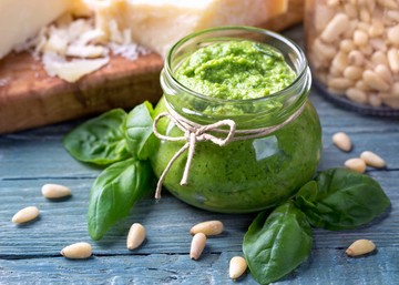 pesto, bazsalikom, gyógynövény, fűszer