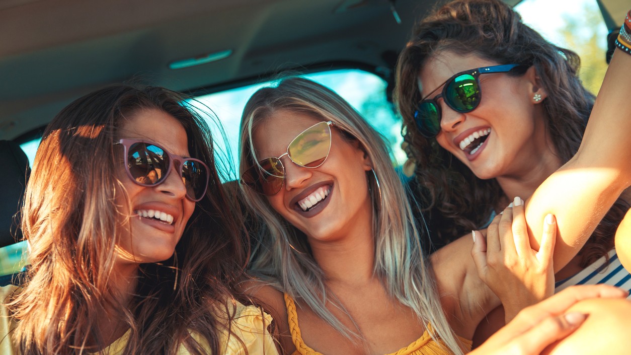 Smiech a dobrá nálada – presne takto vyzerá stretnutie s ľuďmi, ktorí majú humor v krvi.