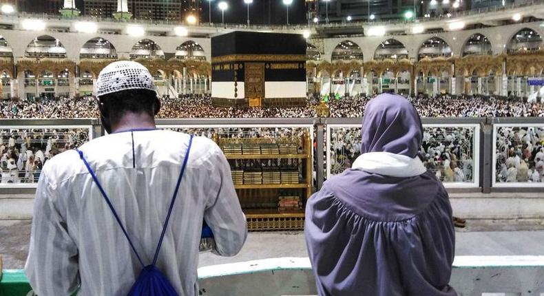 A muslim around the Mount Arafat (LA Times)