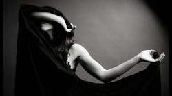 Marissa Nadler wróciła z nieznajomymi. RECENZJA