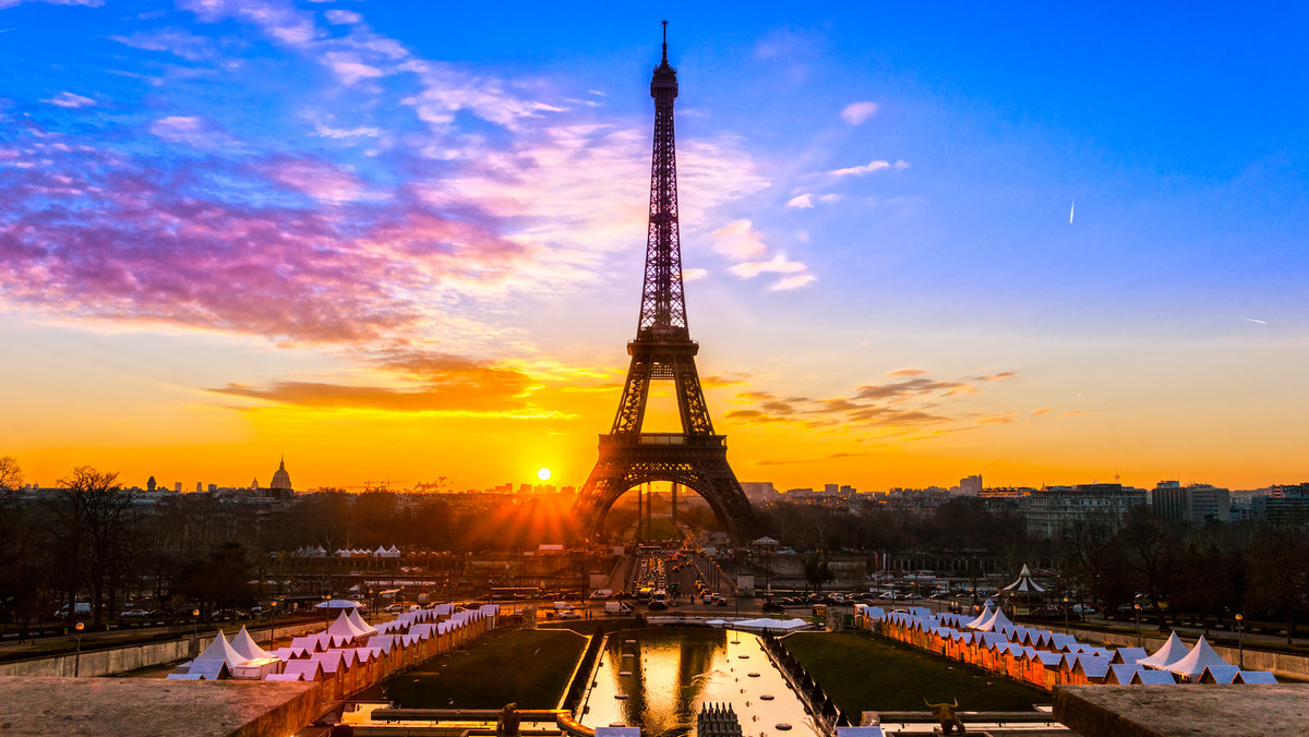 Islamistyczne ataki, a także strajki i powodzie sprawiły, że wielu zagranicznych turystów wolało nie ryzykować podróży do Paryża, przez co w pierwszym półroczu wpływy z turystyki w stołecznym regionie spadły o 750 mln euro - poinformowały we wtorek władze.