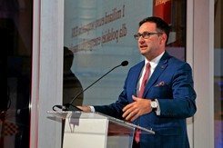 Kadrowe trzęsienie w PKN Orlen to dopiero początek zmian. GPC: Kto poluje na Obajtka?