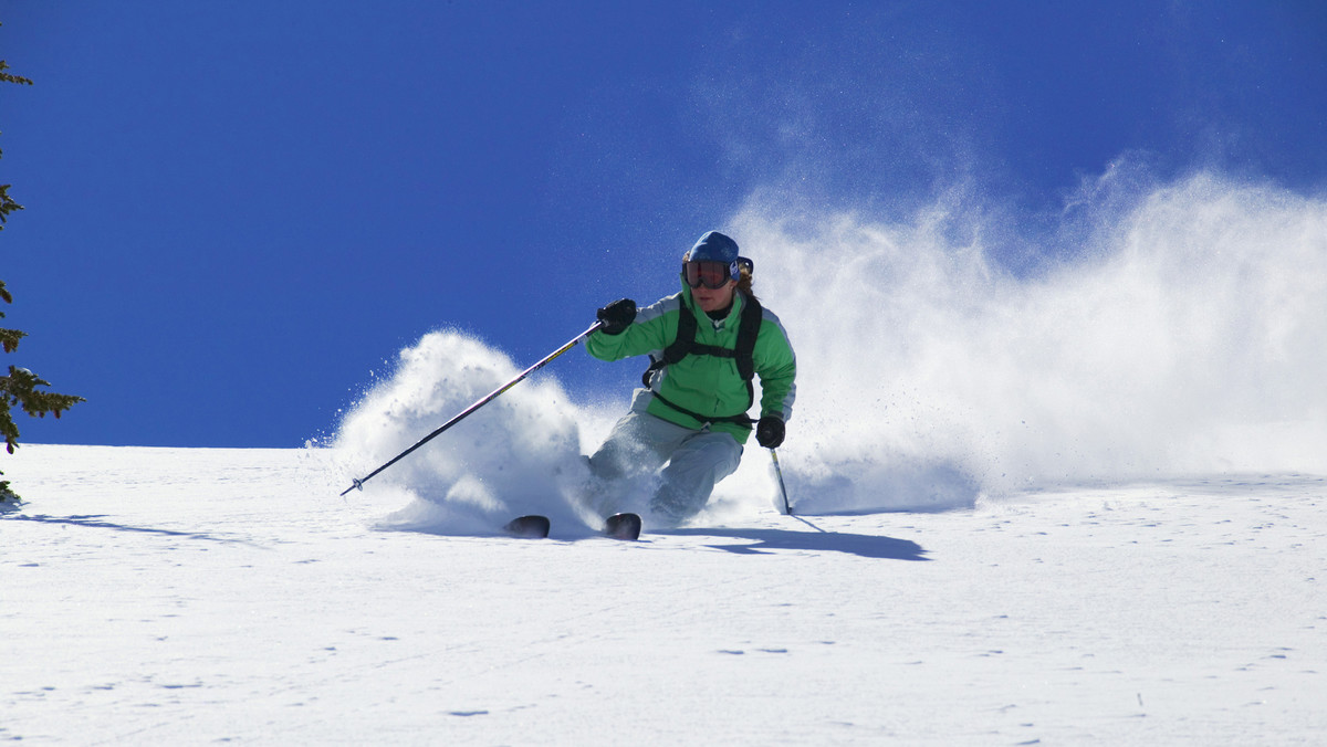 Już w sobotę na nartach pojeździć będzie można w Rabce – Zdroju. Ruszyły też wyciągi w Szczawnicy i Zawoi. W Nowym Targu zaś na nartach można pobiegać.