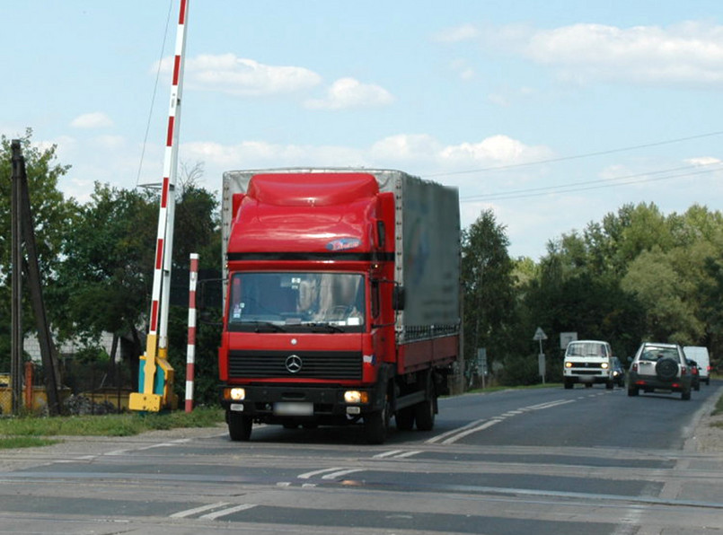 Pijana dróżniczka zatrzymywała samochody na torach w Warszawie