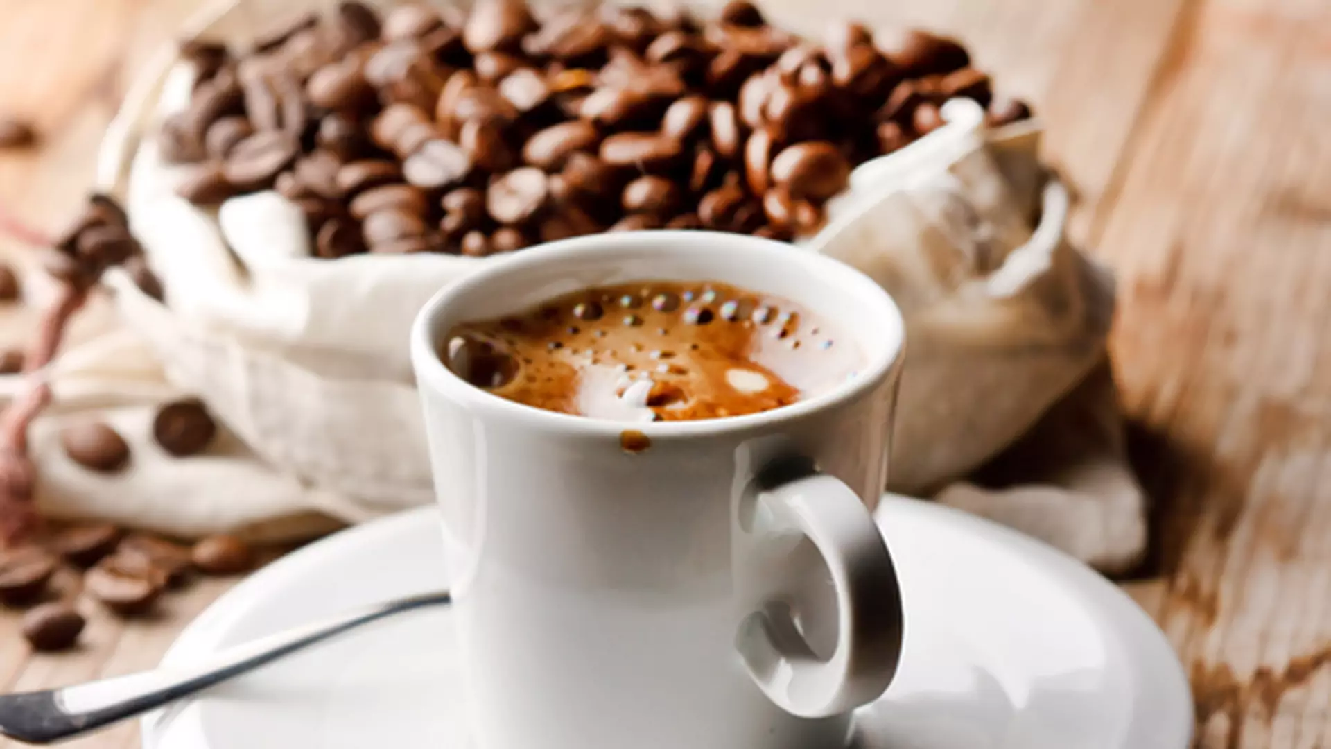 Kawa - przepis z przyprawami i rumem