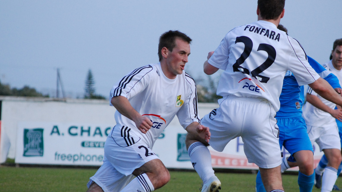 W drugim poniedziałkowym meczu kontrolnym PGE GKS Bełchatów przegrał w Ayia Napa z Lewskim Sofia 0:1 (0:0). Jedyna bramka meczu padła w 85. minucie. Spotkanie z wiceliderem bułgarskiej ekstraklasy mogło się podobać przede wszystkim ze względu na szybkie tempo gry.