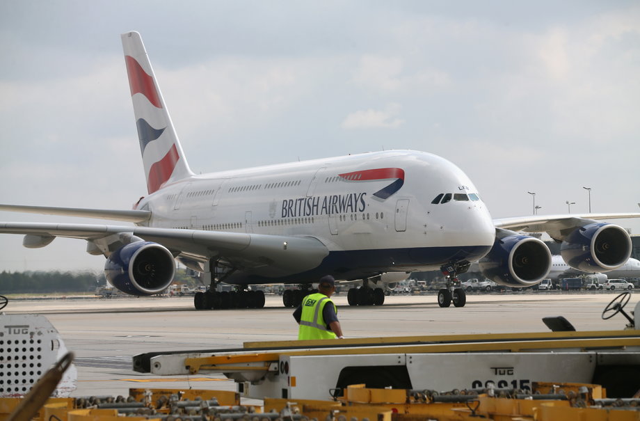 Przewoźnicy tacy jak British Airways wykorzystują A380 tam, gdzie lotniska mają ograniczoną przepustowość, więc nie mogą zapewnić większej liczby połączeń na jednej trasie