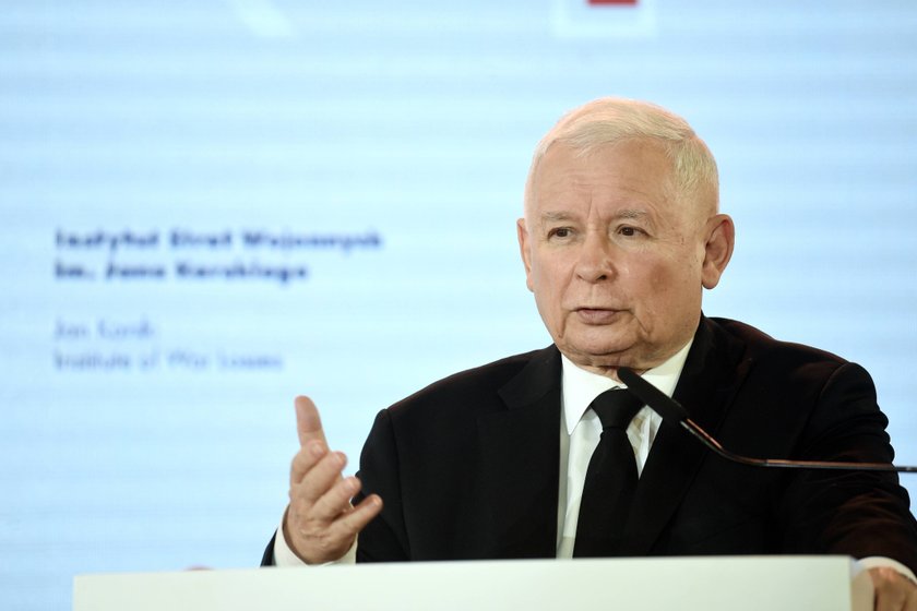 Kaczyński obiecał 4 tys. zł płacy minimalnej. Wiemy, ile będziemy zarabiać