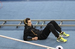 Renaud Lavillenie zorganizował sobie zawody w... ogrodzie