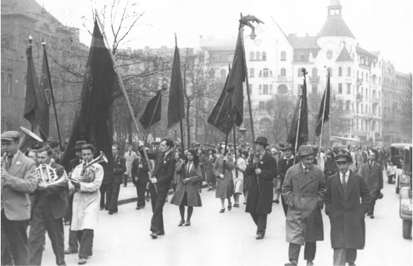 Pierwszomajowy pochód PPS w Warszawie. 1931 r.