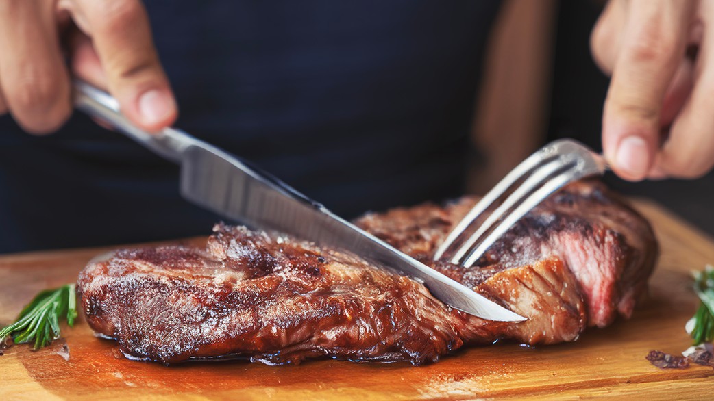 Častá konzumácia mäsa preukázateľne zvyšuje riziko rozvoja cukrovky 2. typu. (ilustračné foto)