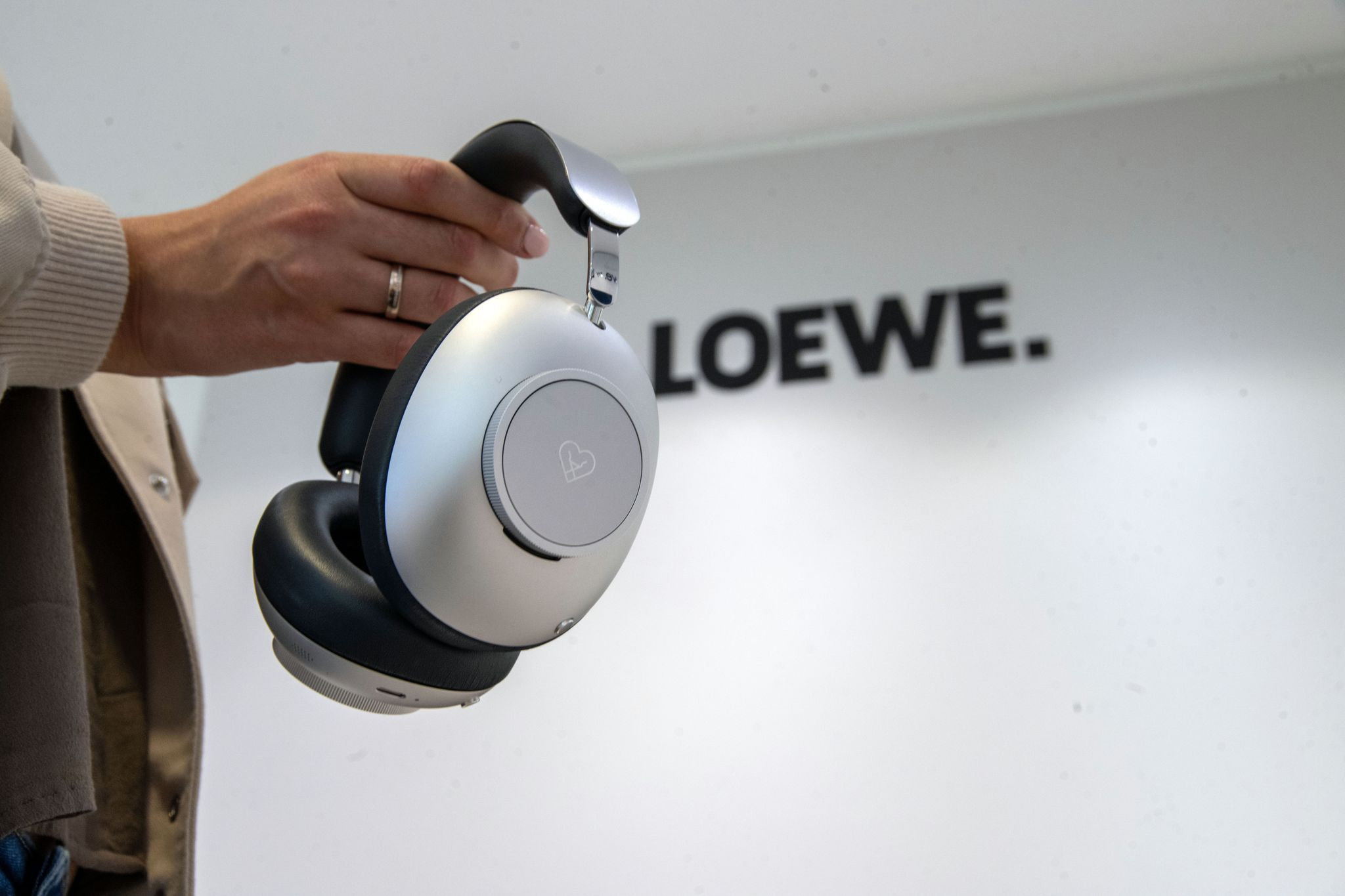 100.000 Euro für Kopfhörer - Loewe greift nach Luxusmarkt