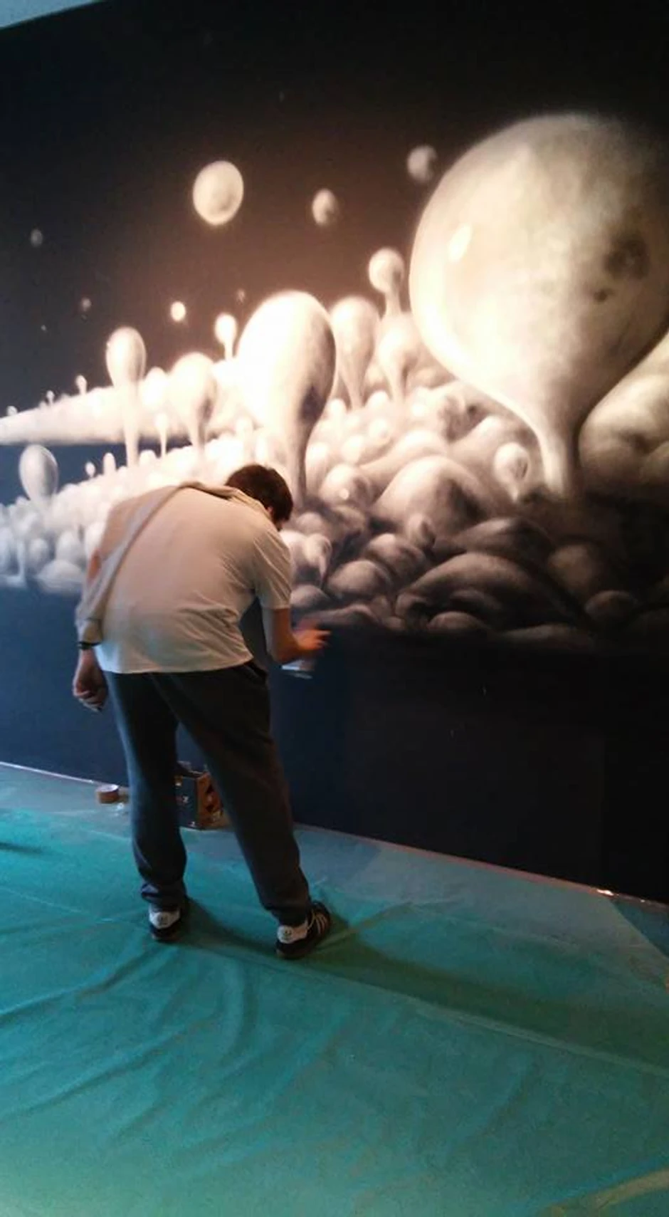 Master, jedan od umetnika u "gaženju"