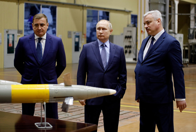 Władimir Putin odwiedza fabrykę uzbrojenia w mieście Tuła, grudzień 2022 r.