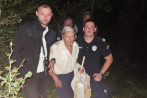 (FOTO) HEROJI IZ SURDULICE Deka (89) se izgubio i pao, nije imao snage da ustane ili da pozove pomoć, a onda su se POJAVILI ONI I SPASILI MU ŽIVOT