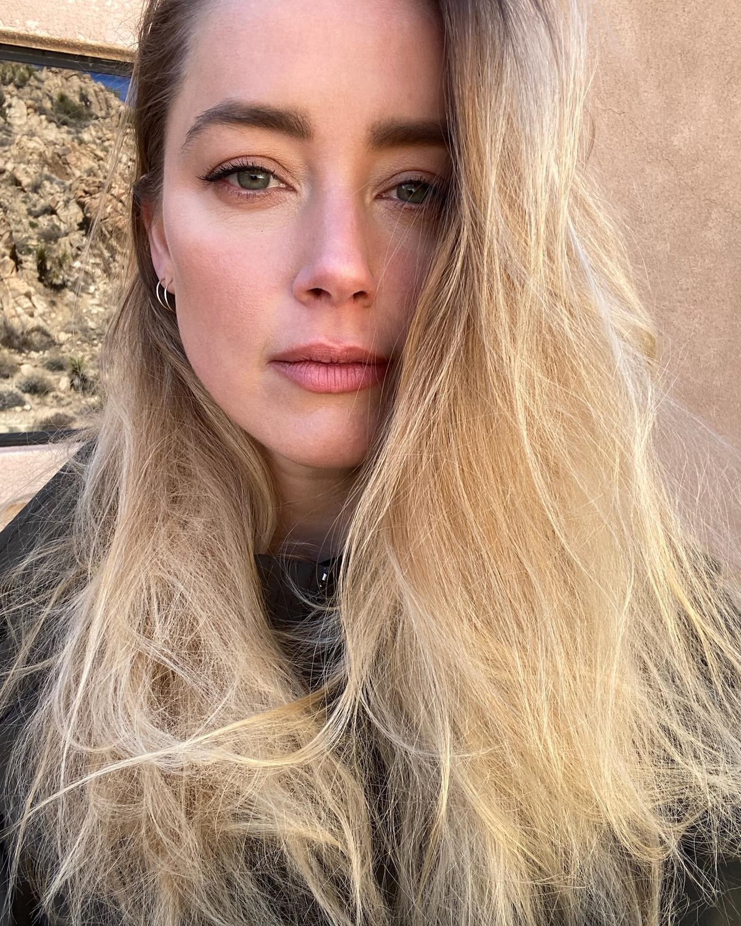 Herečka Amber Heard sa stala trojnásobnou mamou. 