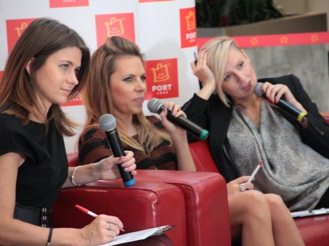 Aleksandra Kwaśniewska i pozostałe członkinie jury konkursu