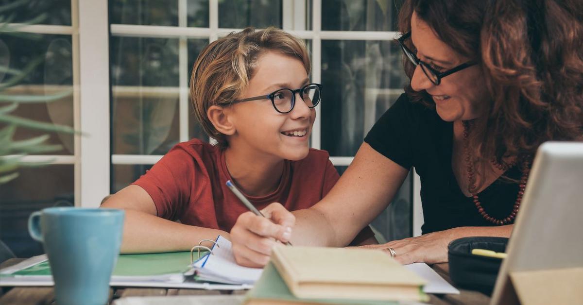  300 zł i 9600 zł dla dziecka w wieku szkolnym, a ile rodziców kosztuje edukacja dziecka w ciągu roku