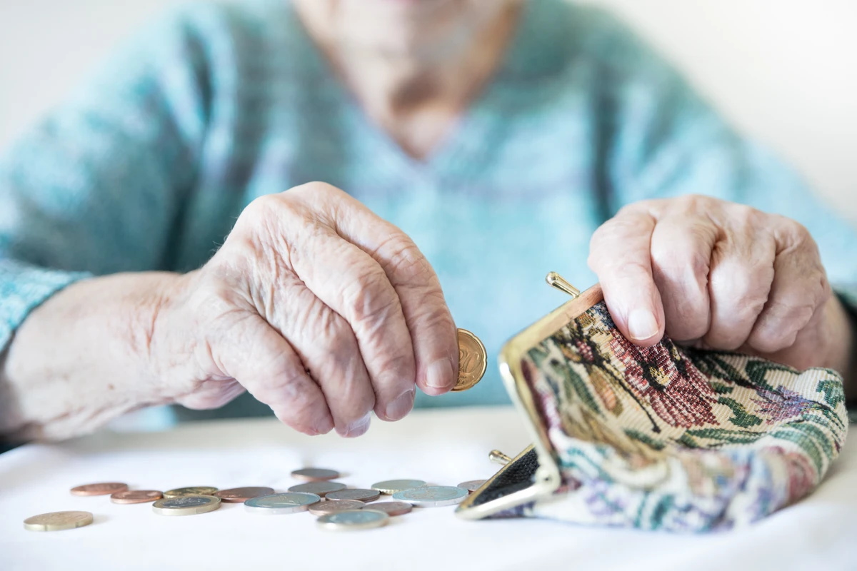 Mam 60 lat i 10 lat stażu pracy. Jaka emerytura mi przysługuje?