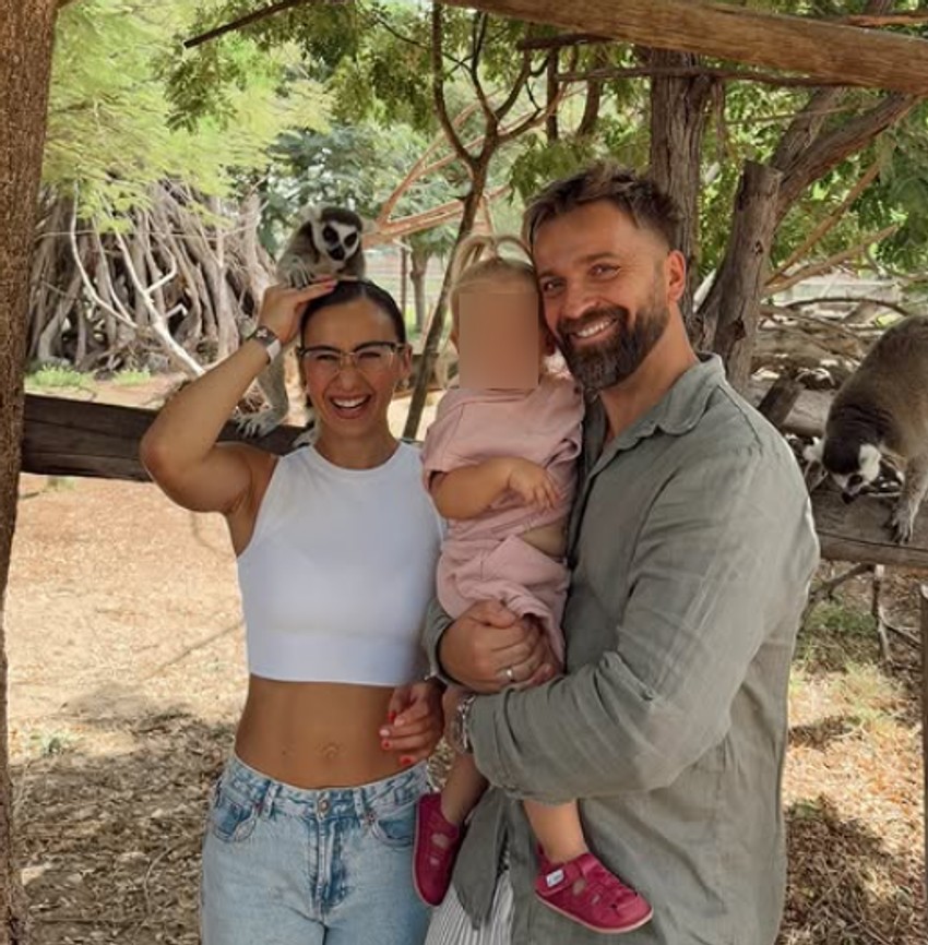 Adriana i Sava sa ćerkicom