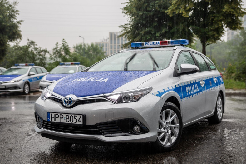 Hybrydowe Toyoty Auris Kombi w służbie policji