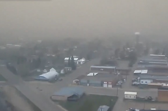 (VIDEO) NESTVARNI PRIZORI IZ MINESOTE! Peščana oluja visoka nekoliko stotina metara prekrila nebo, ne vidi se prst pred okom