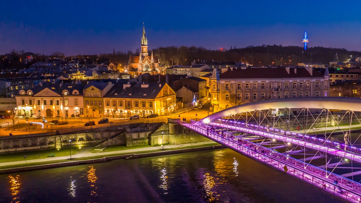 Warszawa, Kraków, Wrocław, Gdańsk i Rzeszów - to do tych miast najczęściej przeprowadzają się Polacy - czytamy w "Rzeczpospolitej". Tuż za nimi plasują się mniejsze miejscowości położone w bliskim sąsiedztwie aglomeracji.