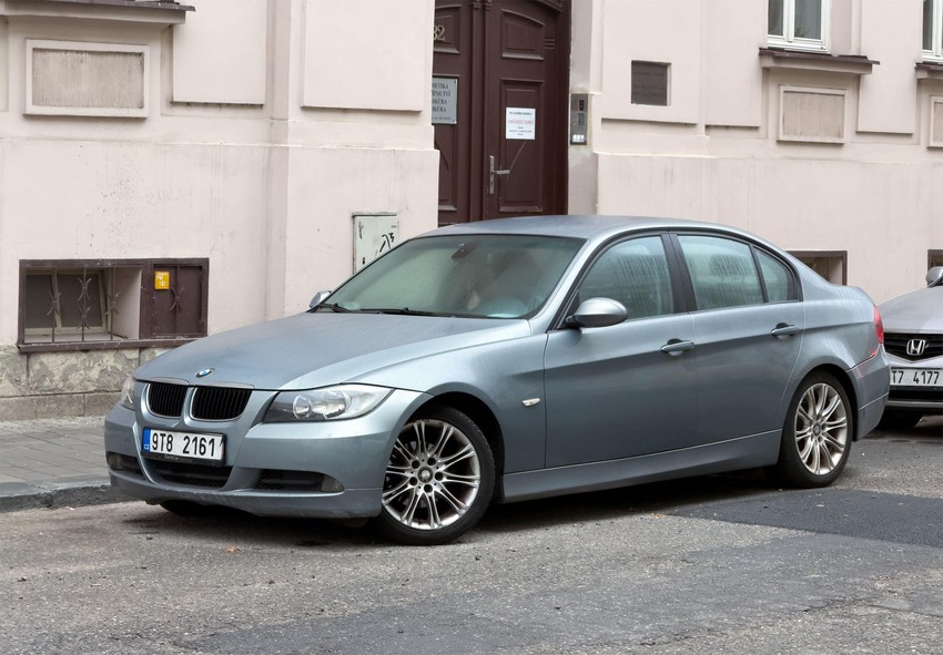 BMW E90