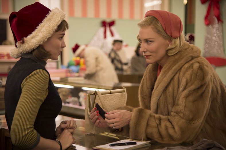 Rooney Mara i Cate Blanchett w filmie "Carol"