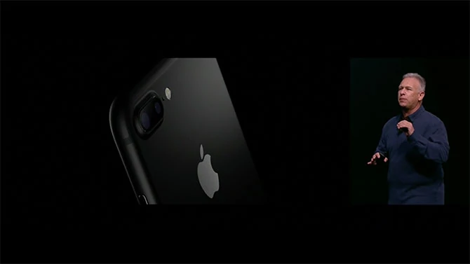 Czarny iPhone 7 z logiem Apple ze stali nierdzewnej