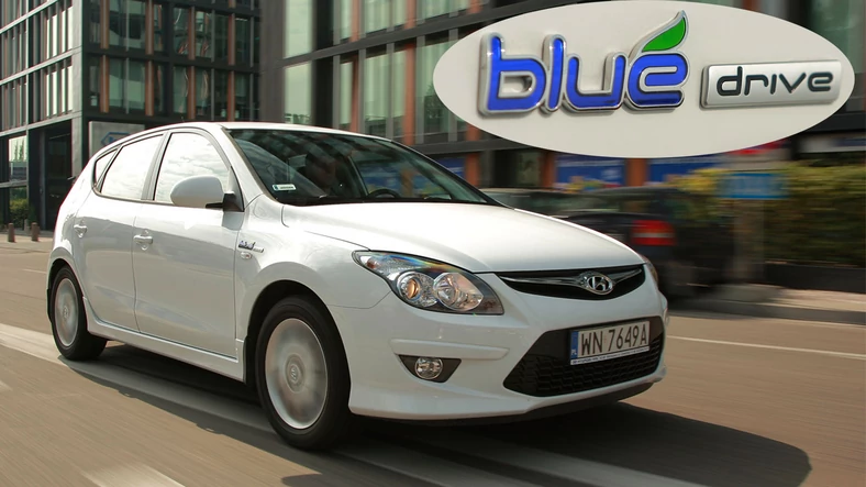 Hyundai i30 Blue Drive ma silnik 1.6/126 KM. W porównaniu z klasyczną wersją 1.6 spala średnio o 0,7 l/100 km mniej, ma też niższą emisję CO2.