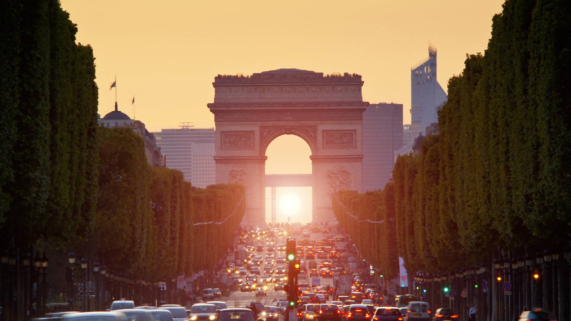 Márciustól a francia autóreklámoknak sétálásra kell majd buzdítaniuk