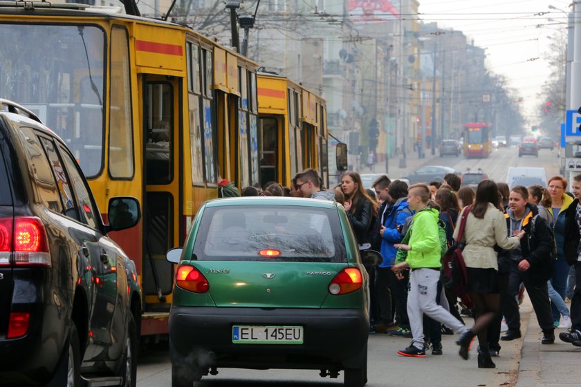 Komunikacja w Łodzi po zmianach. Chaos w rozkładach jazdy MPK Łódź