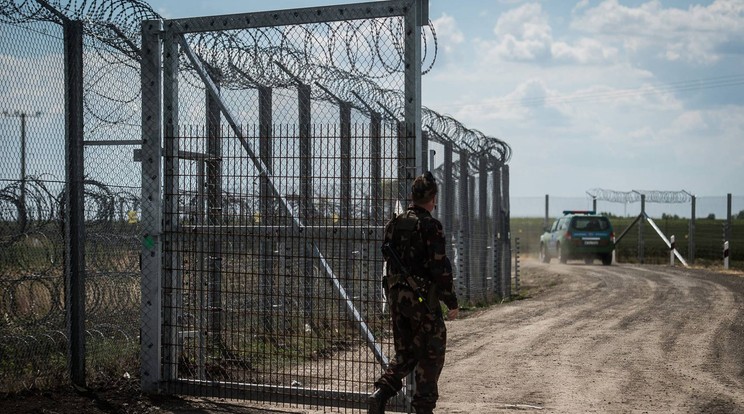 A biztonsági határzár Kübekházánál / MTI Fotó: Ujvári Sándor