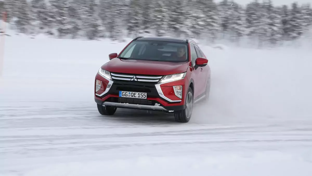 Mitsubishi Eclipse Cross - jak sobie radzi na lodzie?