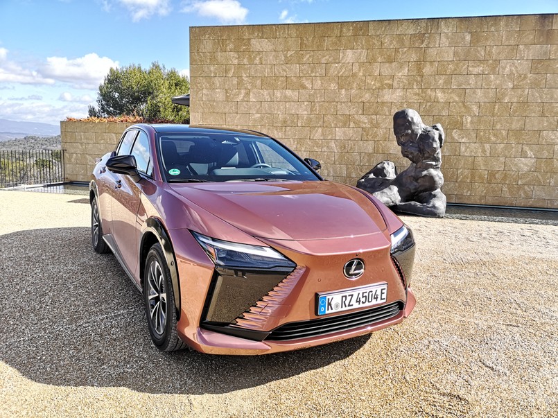 Lexus RZ 450e