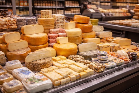 Povlači se sir sa tržišta 10 nemačkih saveznih zemalja! Otkrivene opasne bakterije