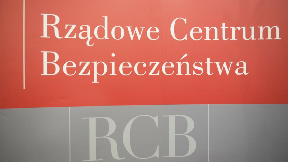 Wypłynęły tysiące danych osobowych funkcjonariuszy publicznych. Błąd w RCB