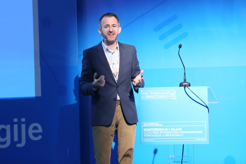 Studenti mogu da slušaju predavanje kad god su u mogućnosti: Rob Luis