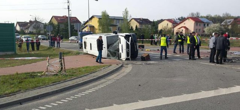 Pelplin. Wypadek busa, ranni w stanie ciężkim. ZDJĘCIA z akcji ratunkowej