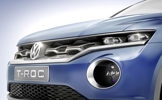 Nowy volkswagen T-Roc już jeździ. To nowy SUV lepszy niż golf? [PIERWSZE wideo]